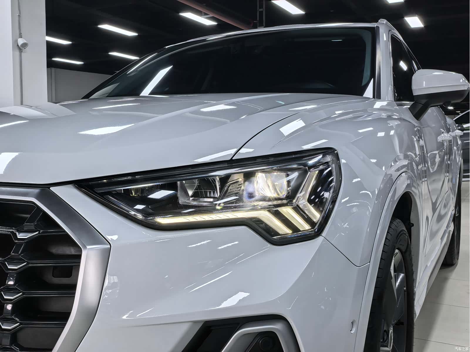 Audi Q3, 2023 4