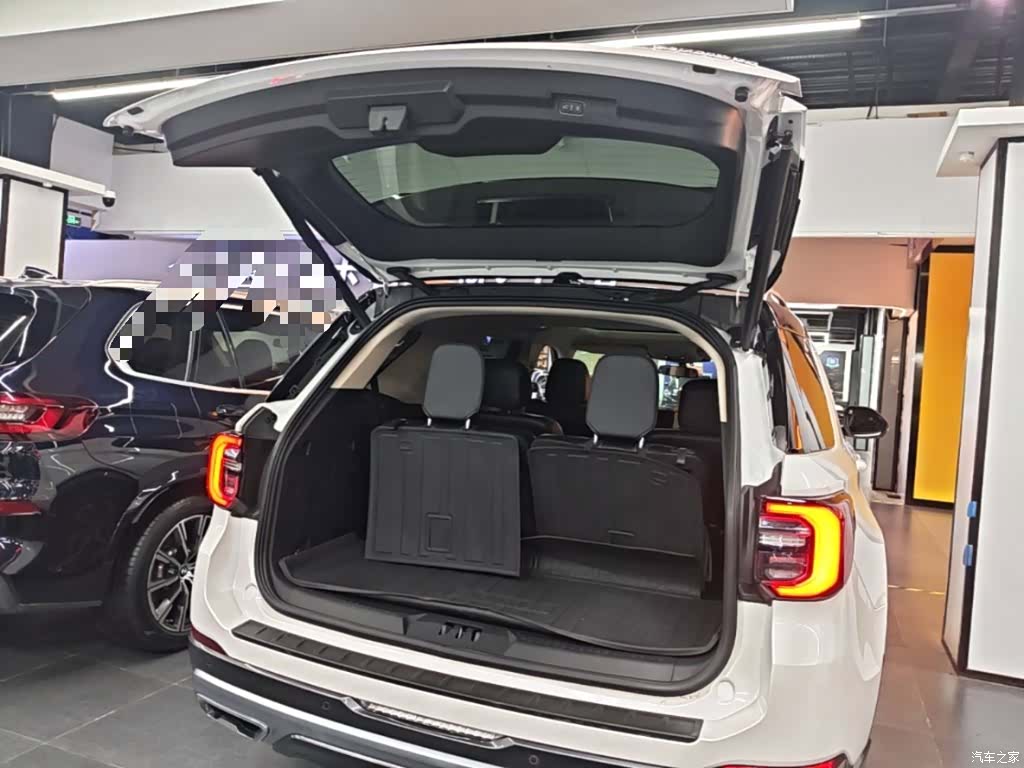Ford Explorer, 2023 19