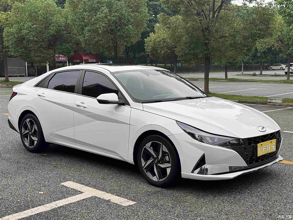 Hyundai Elantra, 2023 3