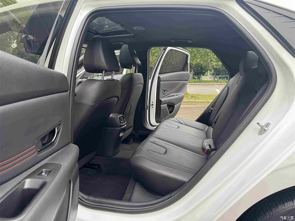 Hyundai Elantra, 2023 15