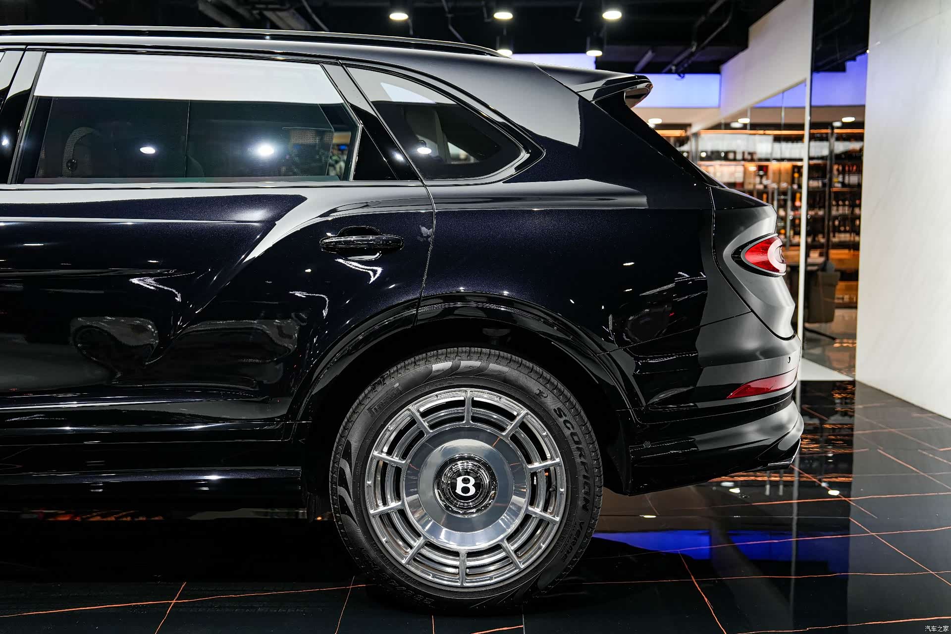 Bentley Bentayga, 2023 7