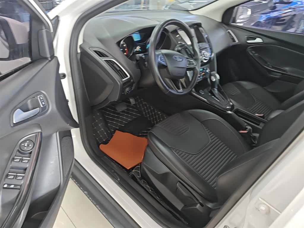Ford Focus, 2017 16