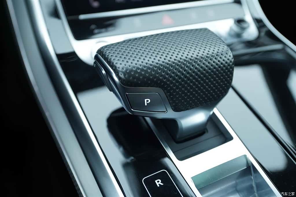 Audi Q8, 2020 9