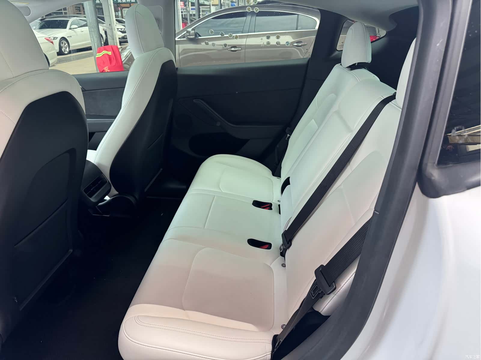 Tesla Model Y, 2021 4