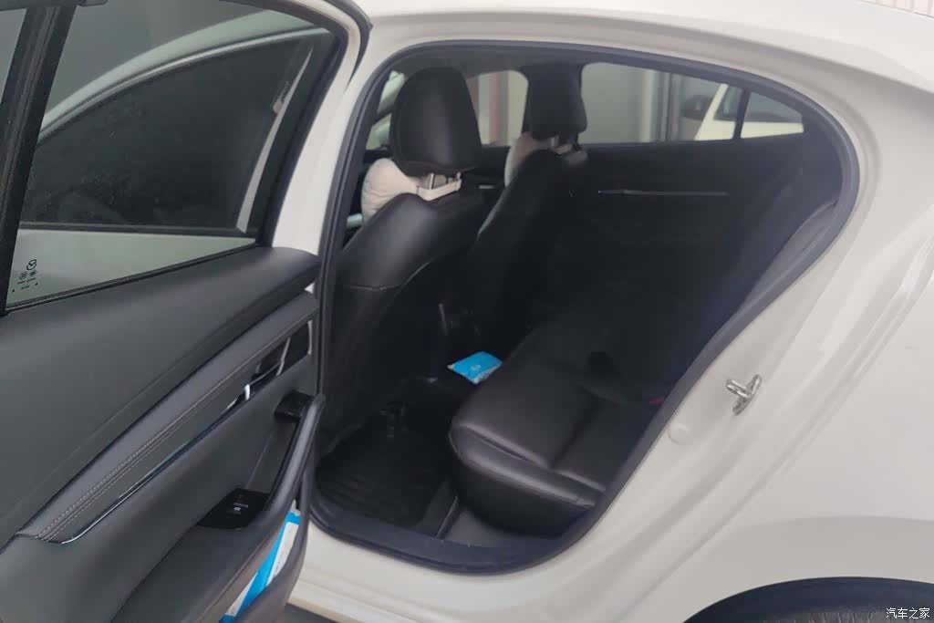 Mazda Mazda3, 2022 11