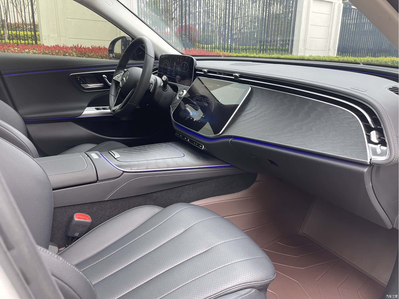 Mercedes-Benz E-Class, 2024 11