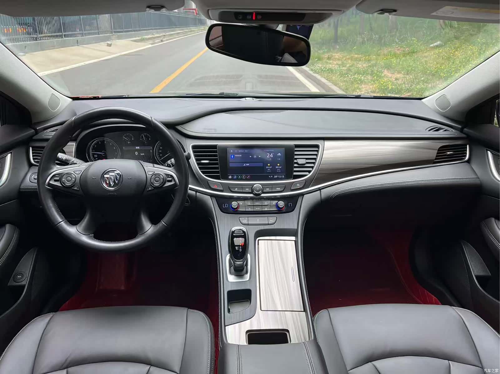 Buick LaCrosse, 2022 все фото