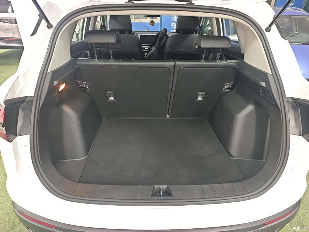Geely Coolray, 2025 19