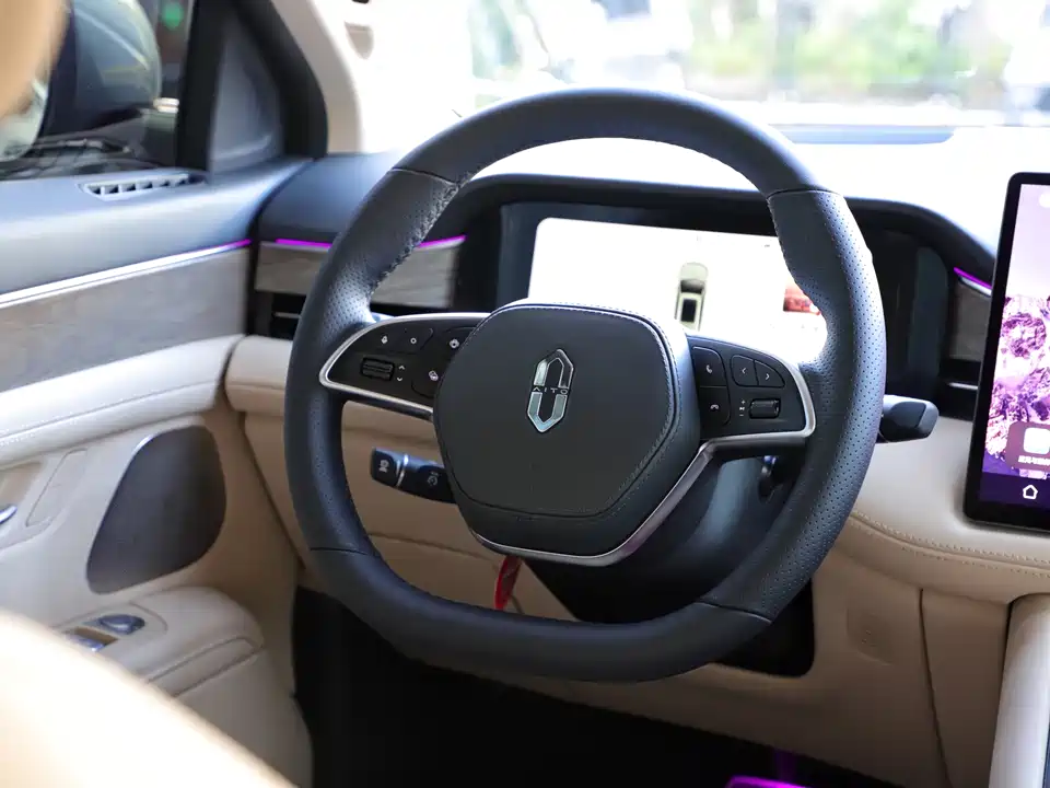 AITO Ask the world M7