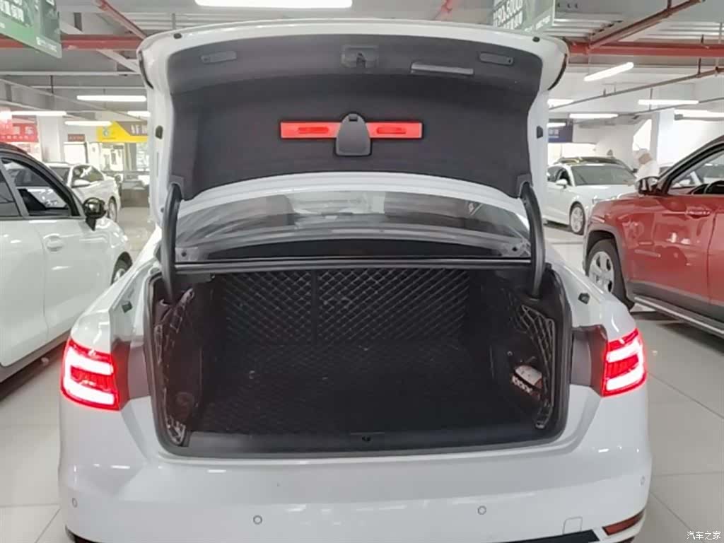 Audi A4L, 2017 19
