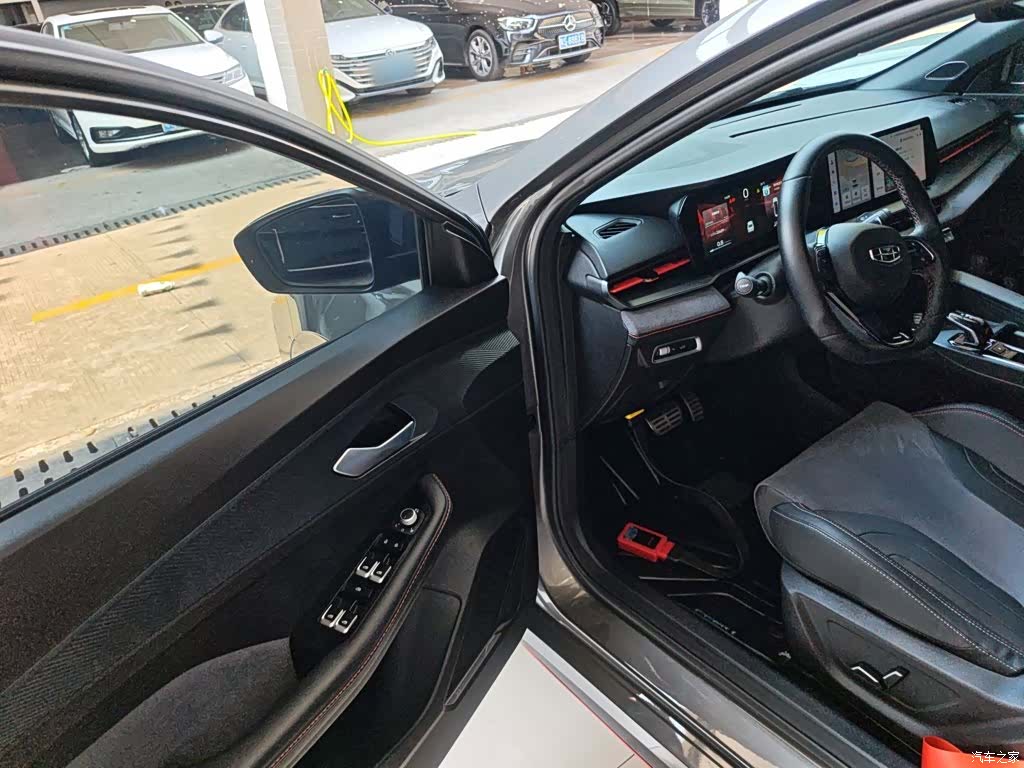 Geely Binray, 2022 16