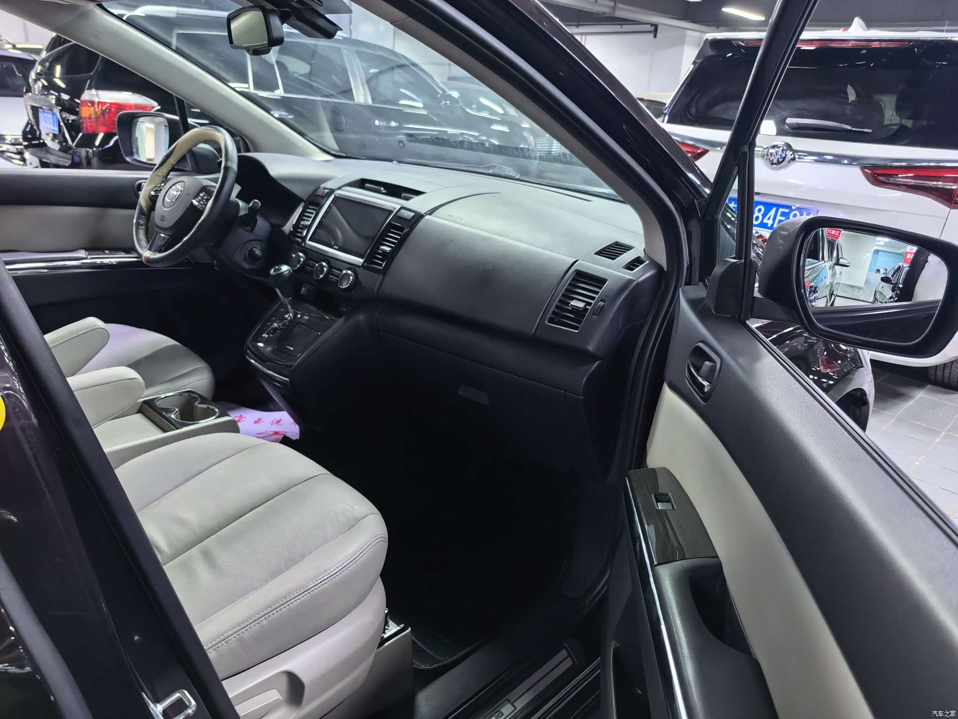 Mazda 8, 2015 все фото