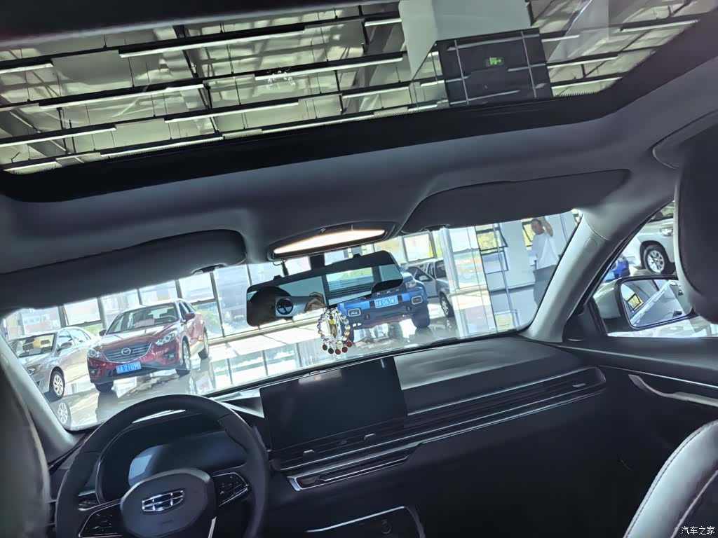 Geely Emgrand, 2023 22