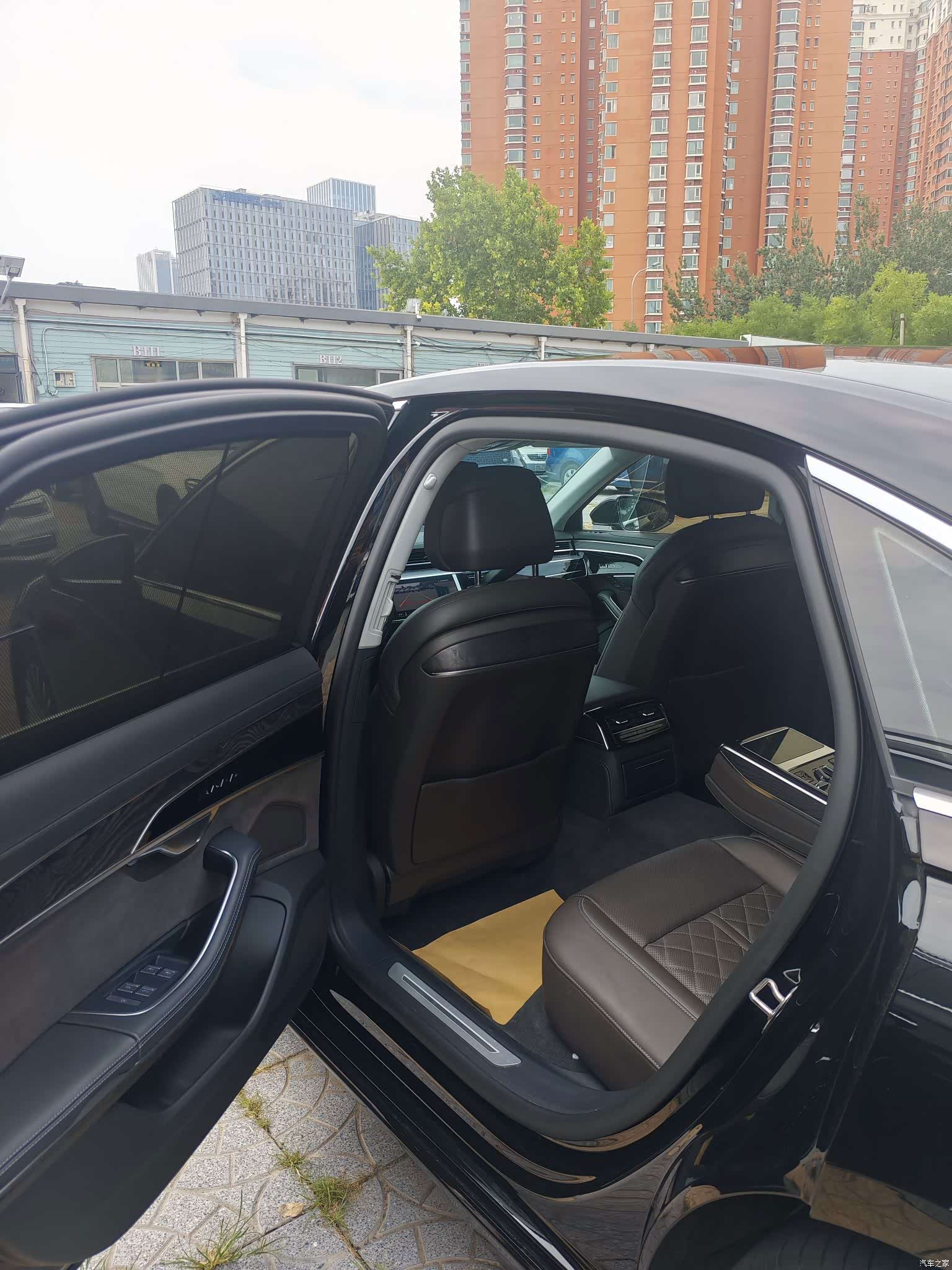 Audi A8L, 2024 11