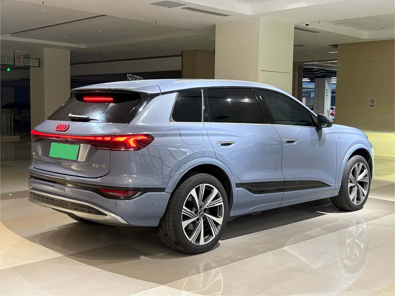 Audi e-tron, 2026 все фото