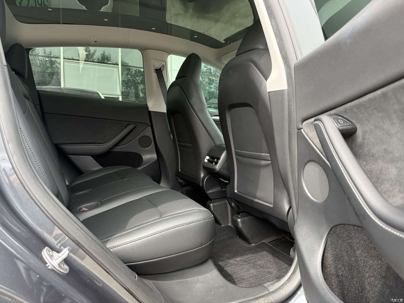 Tesla Model Y, 2022 11