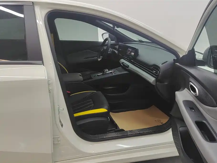 Trumpchi Shadow Leopard