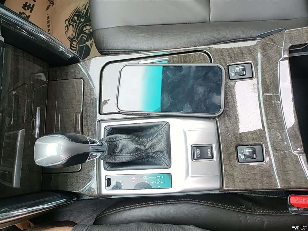 Toyota 2.5V, 2017 14
