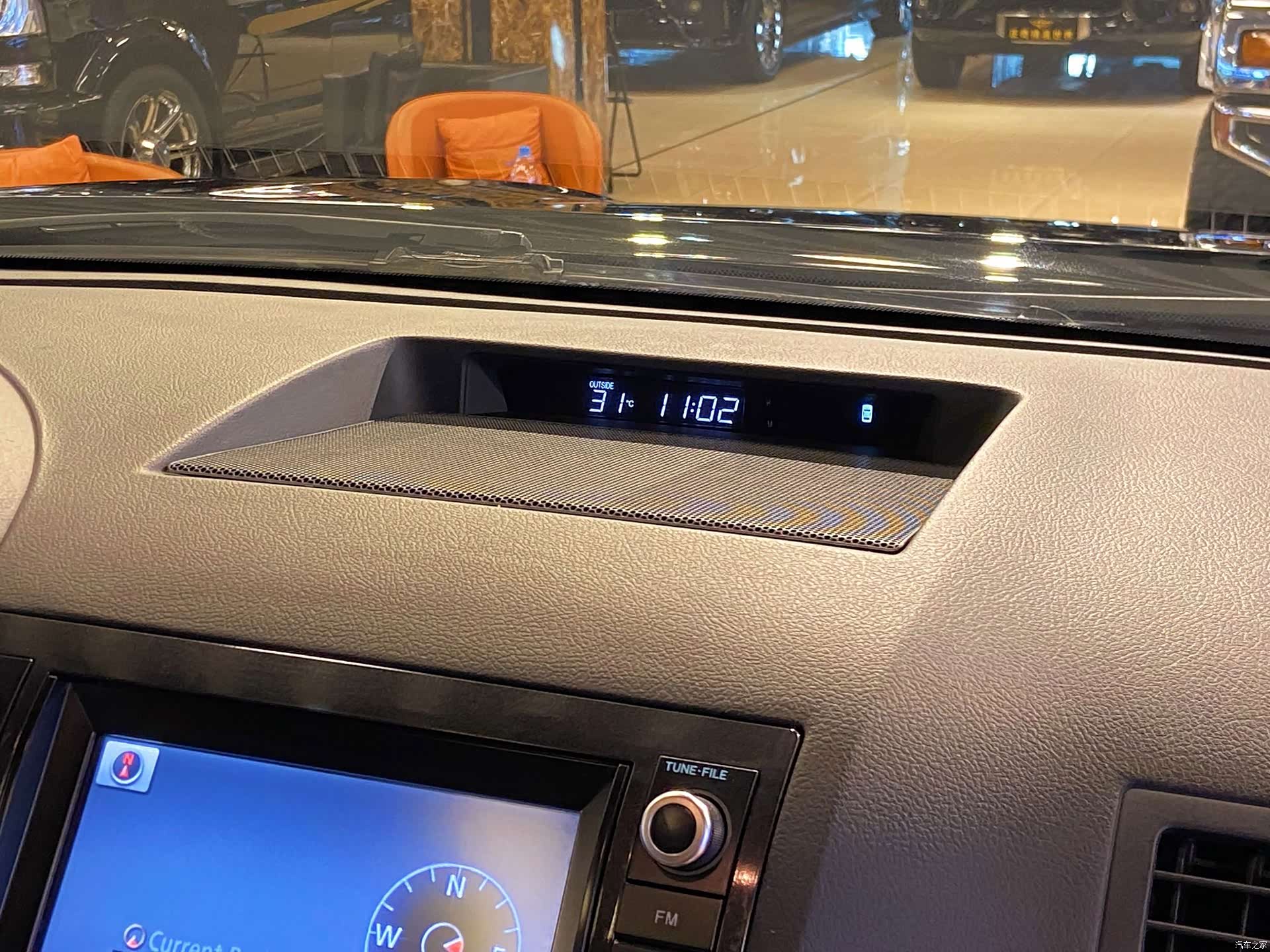 Toyota Sequoia, 2011 13