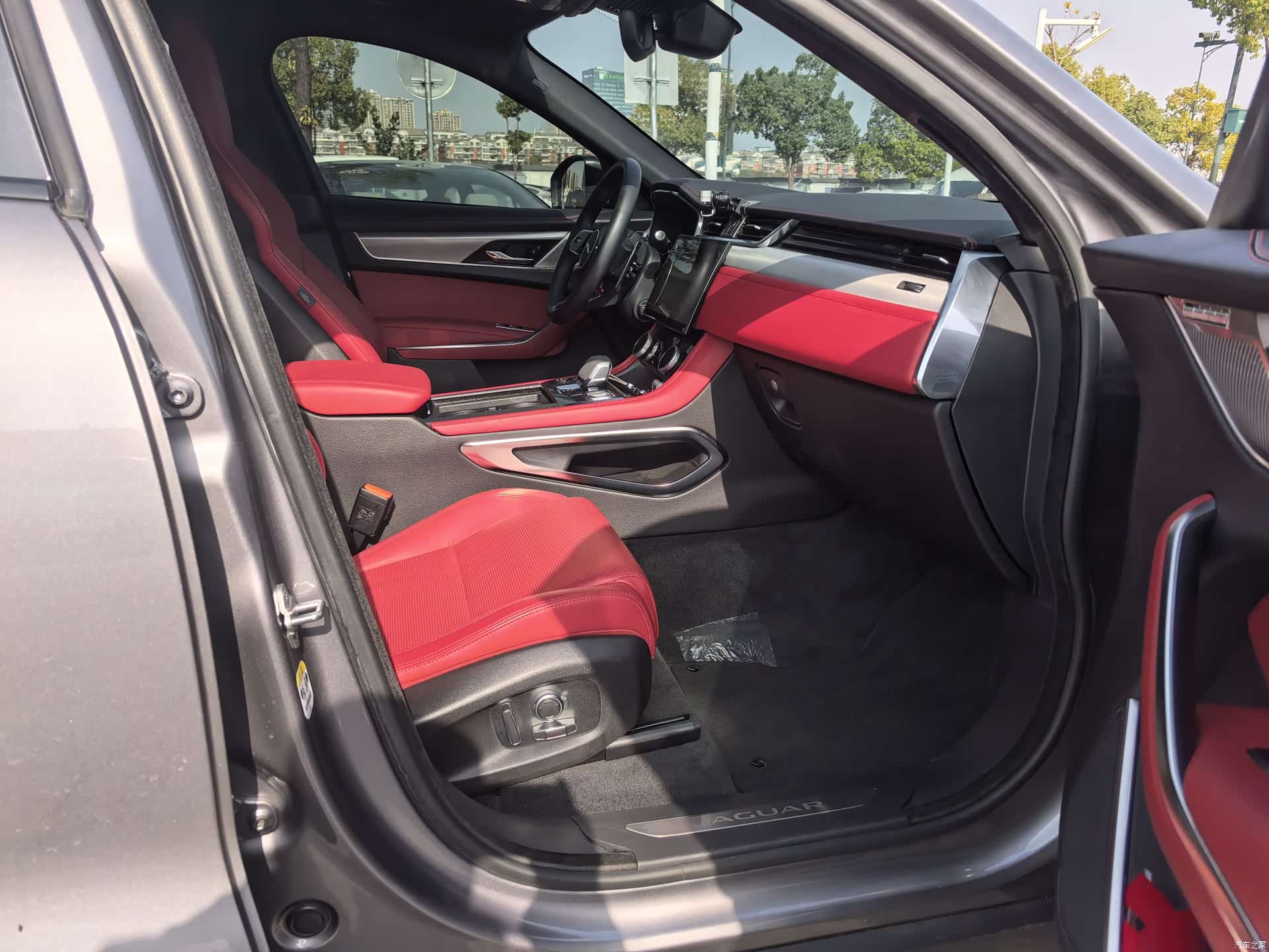 Jaguar F-PACE, 2024 11
