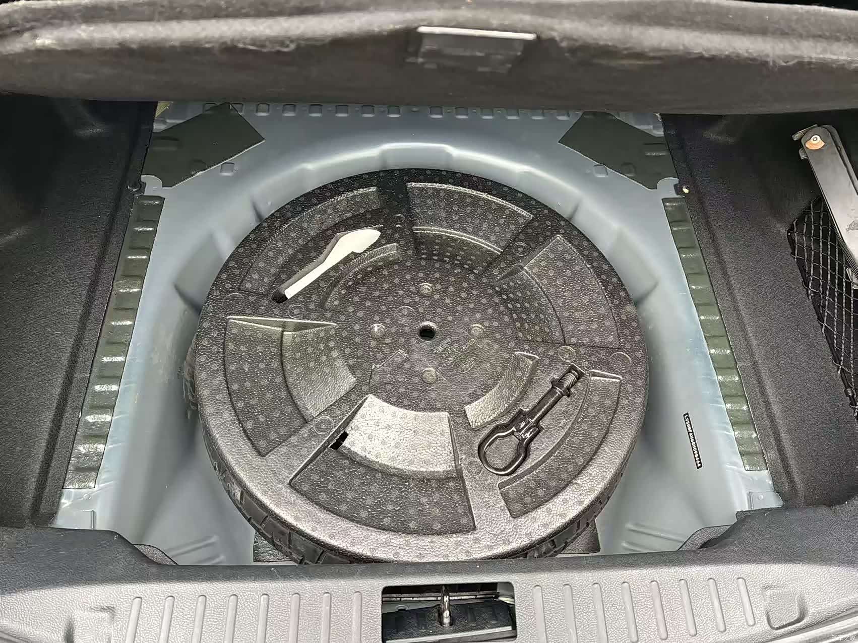 Ford Taurus, 2017 12
