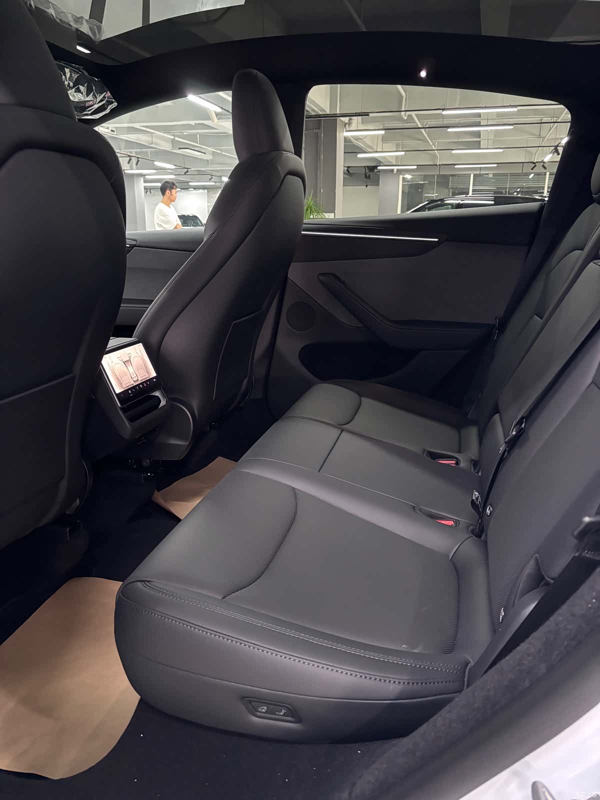Tesla Model Y, 2026 6
