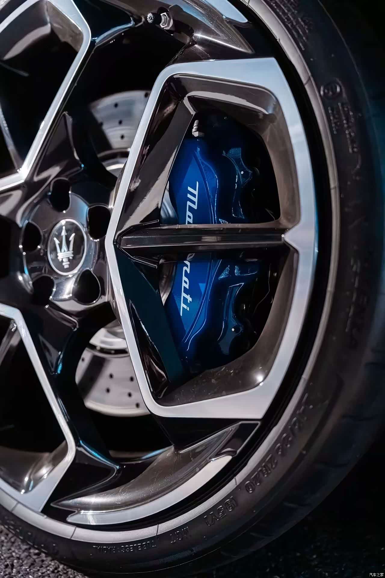 Maserati MC20, 2023 7