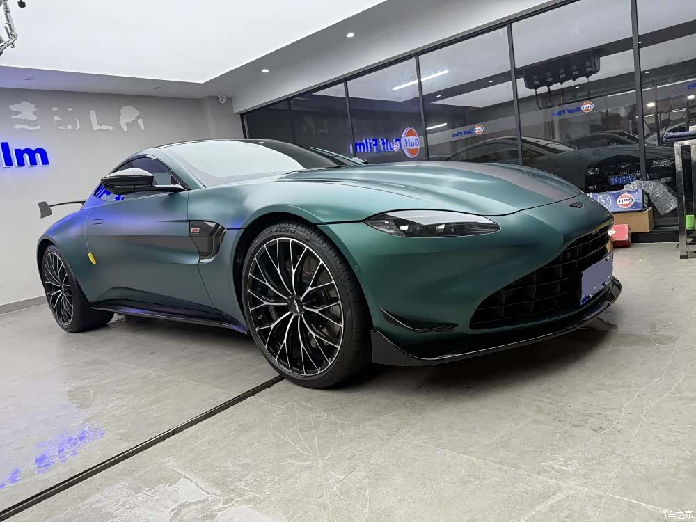 Aston Martin Vantage, 2022 4