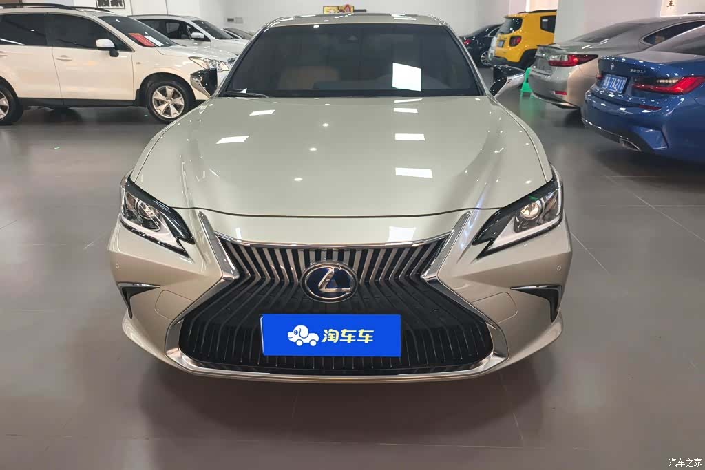 Lexus ES, 2019 2