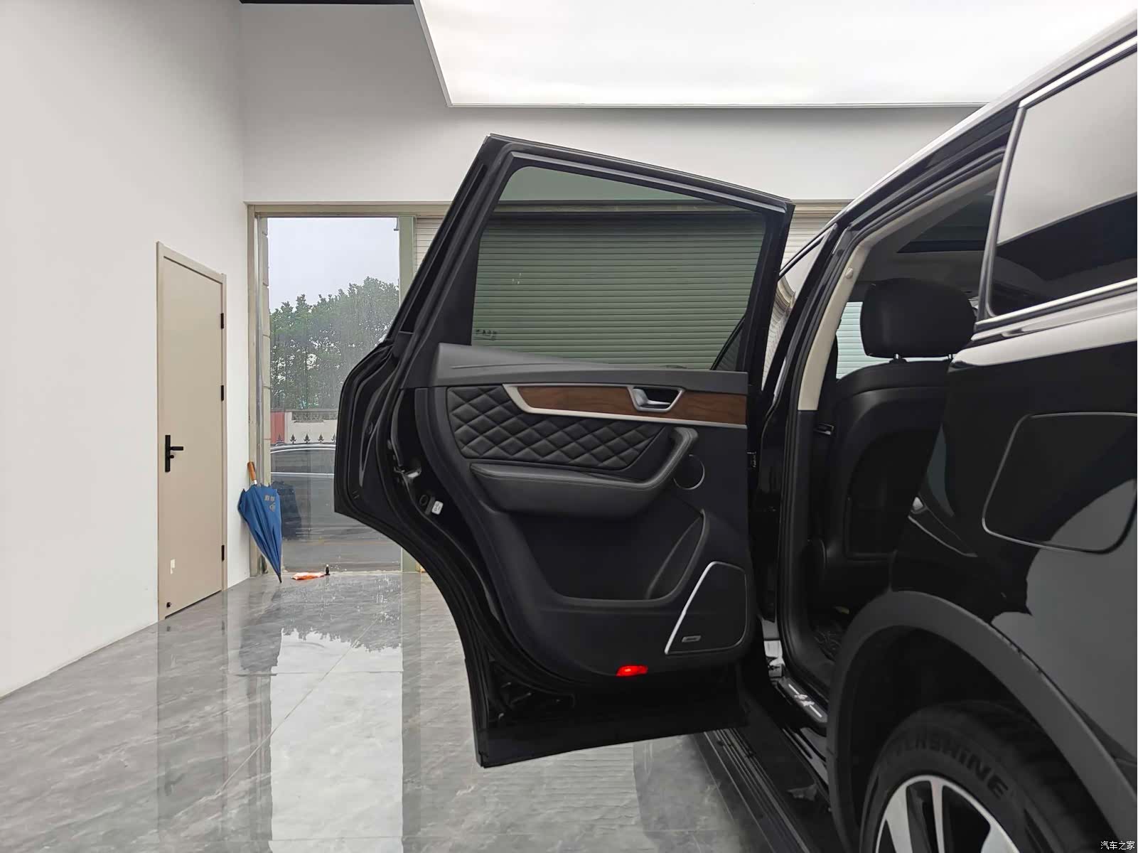 Hongqi HS7, 2021 10