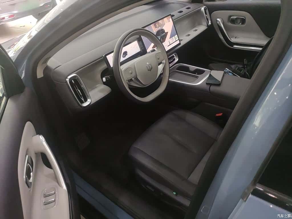 Leapmotor B01, 2025 15