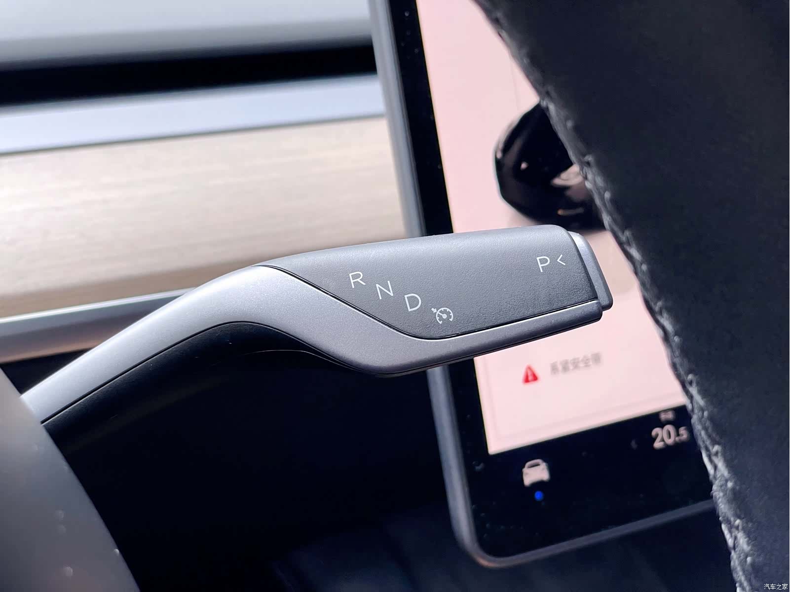 Tesla Model Y, 2022 28