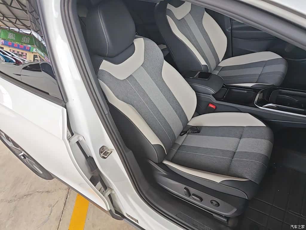 Volkswagen ID.4, 2023 25