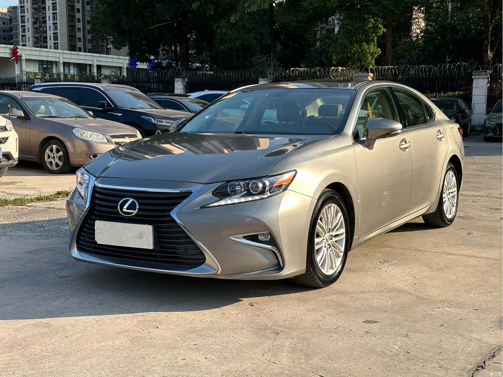 Lexus ES, 2018 1