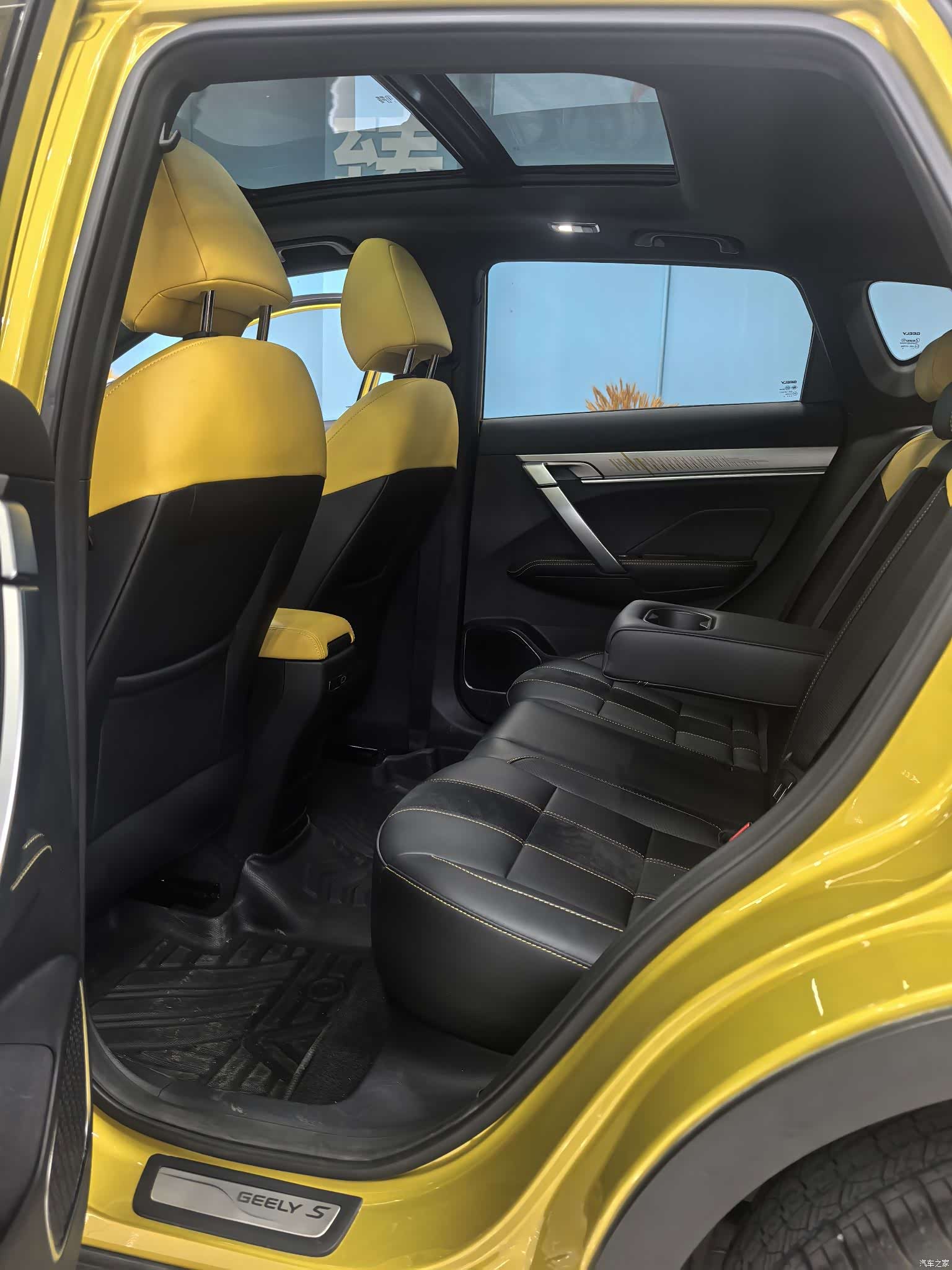 Geely Coolray, 2021 13