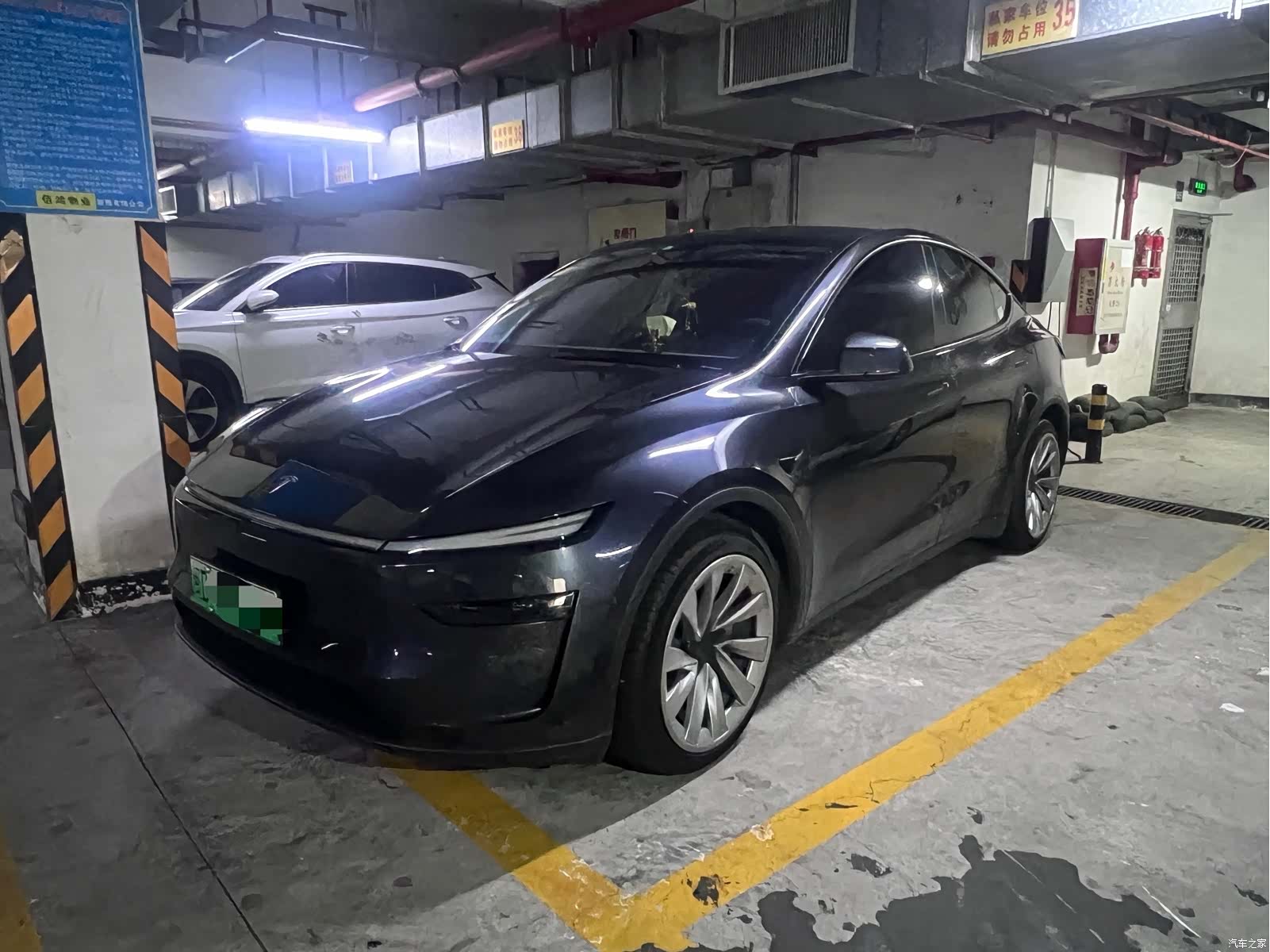 Tesla Model Y, 2025 1
