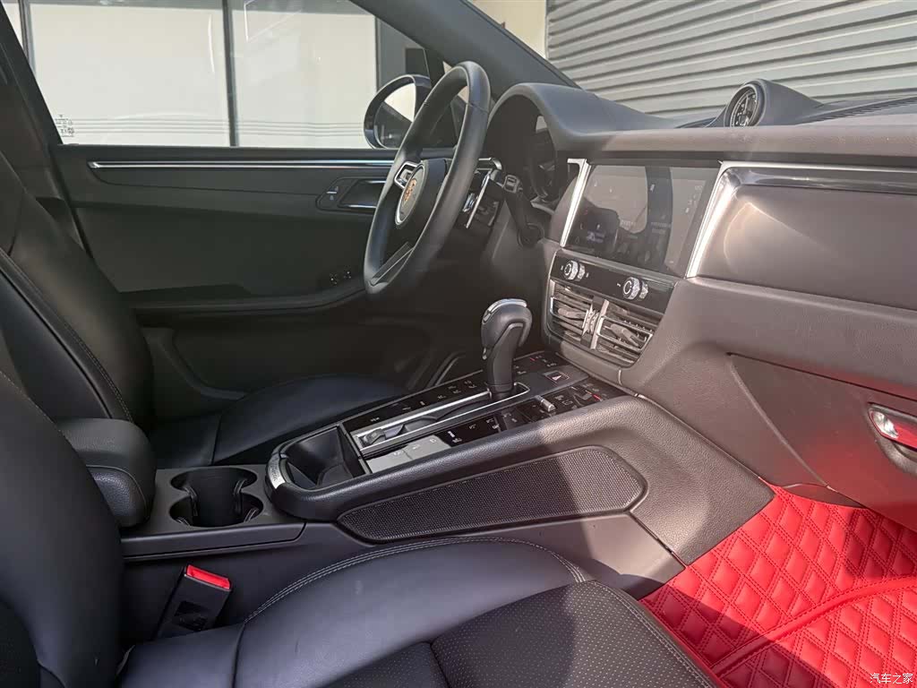 Porsche Macan, 2024 13