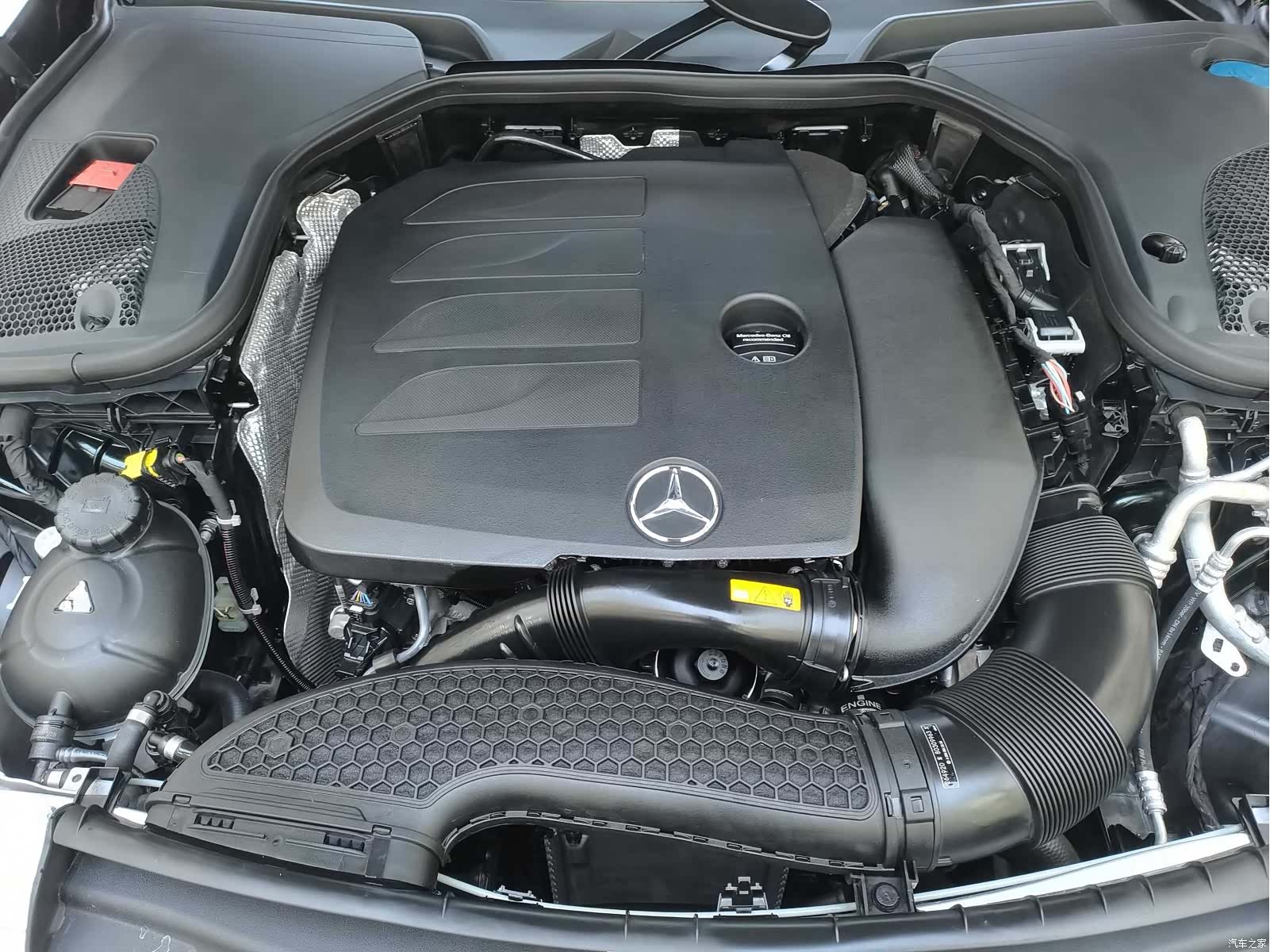 Mercedes-Benz E-Class, 2023 22