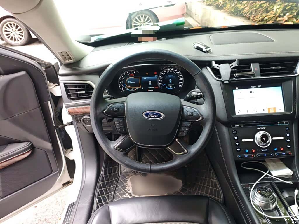 Ford Taurus, 2017 3