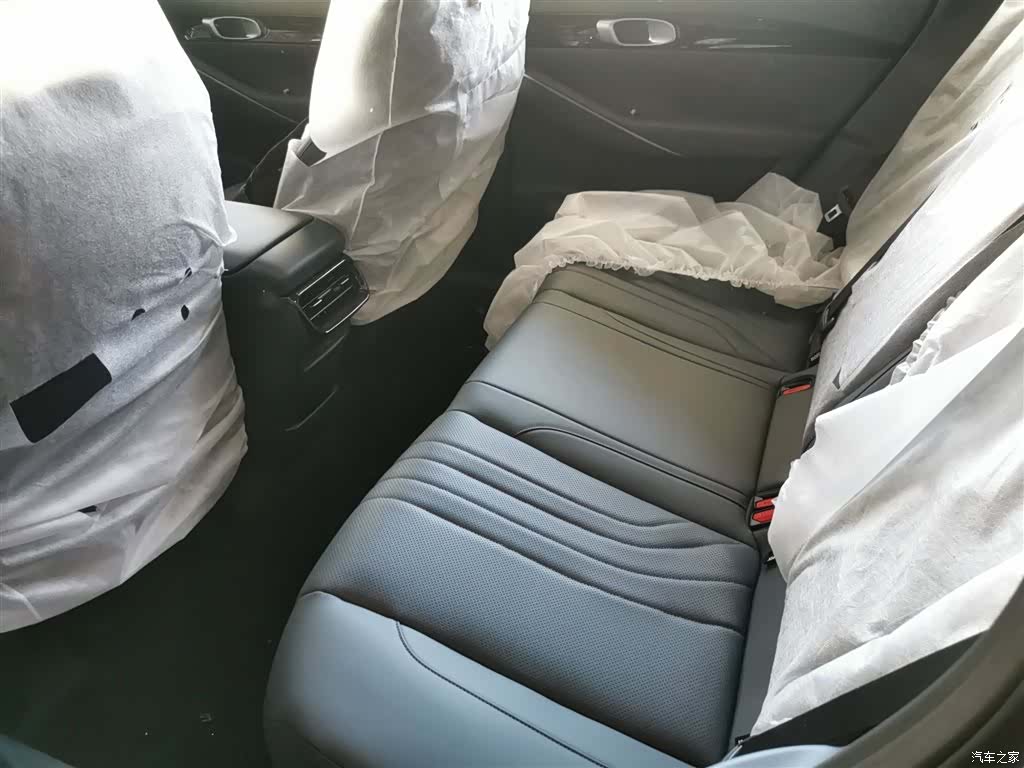 Geely Galaxy E5, 2026 17