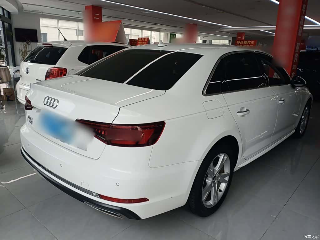 Audi A4L, 2019 все фото
