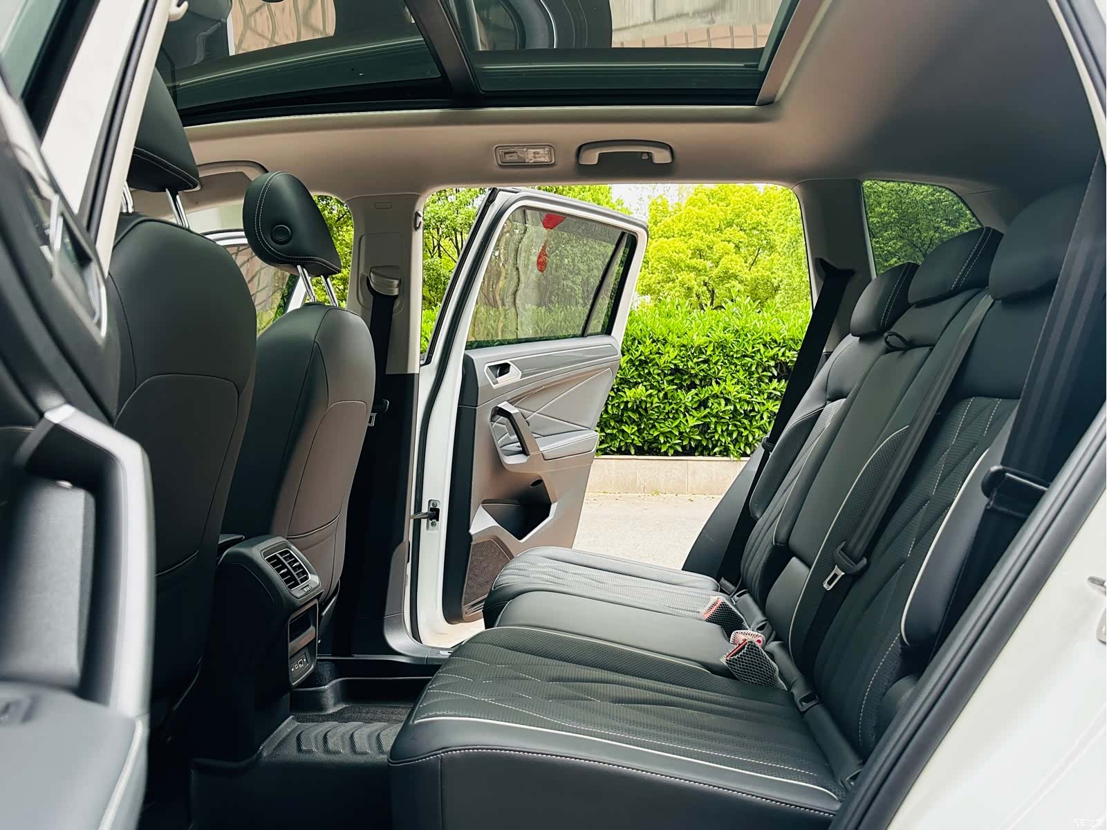 Volkswagen Tiguan L, 2023 6