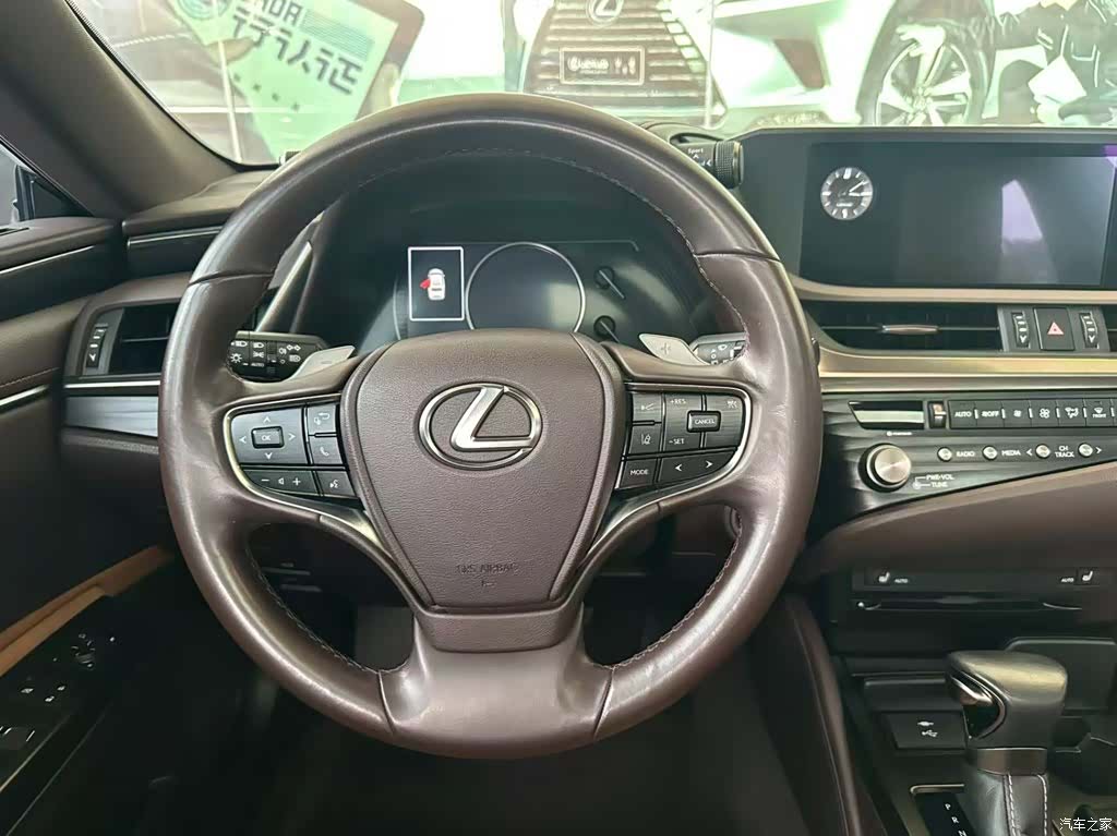 Lexus ES, 2021 4
