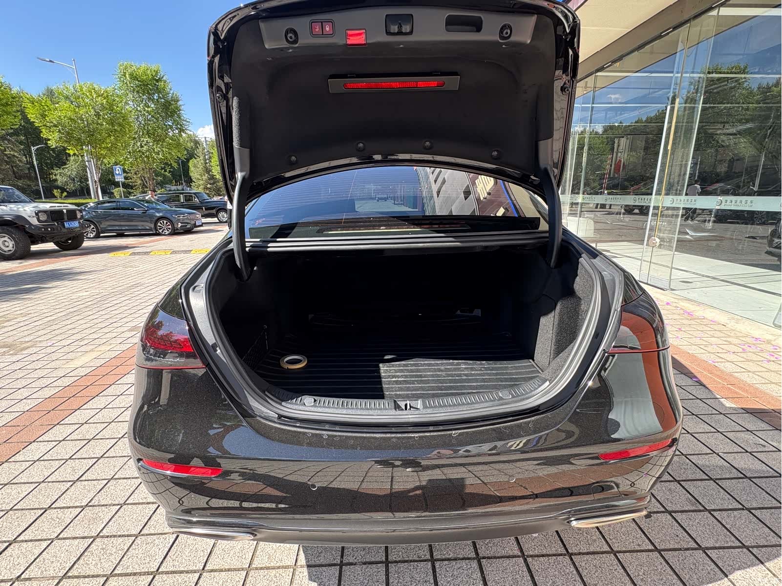 Mercedes-Benz E-Class, 2022 10