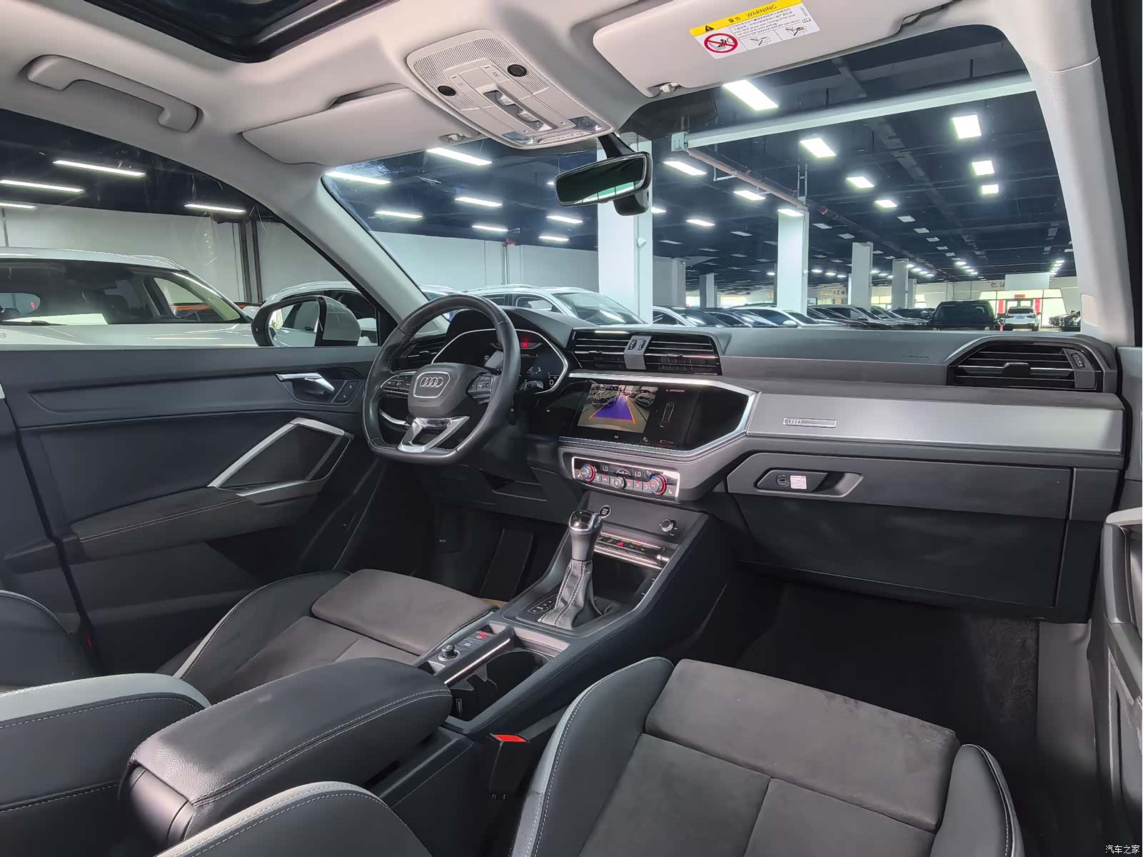 Audi Q3, 2023 16