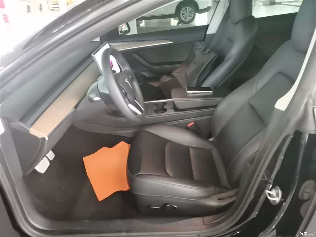 Tesla Model 3, 2022 15