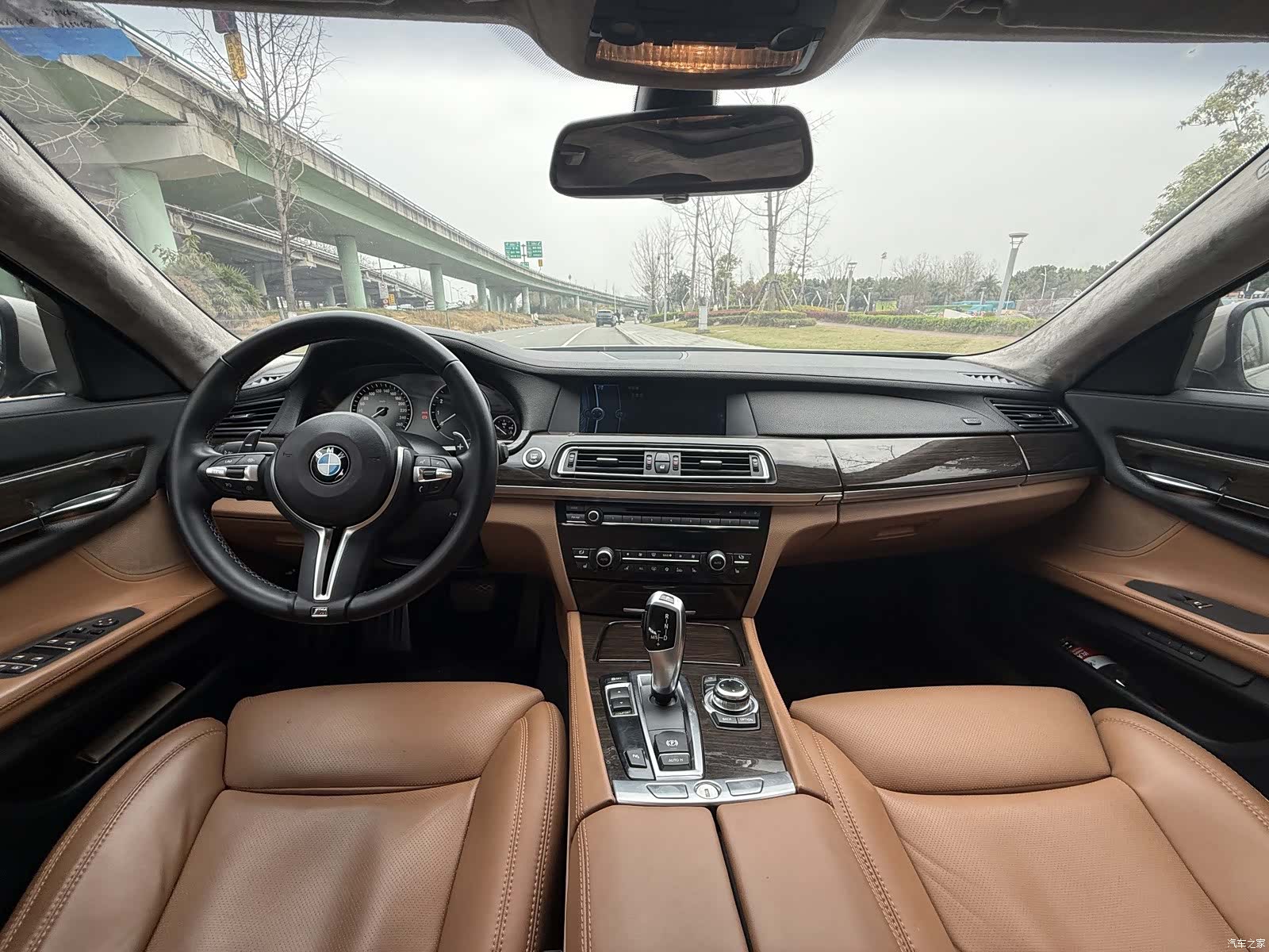 BMW 7 Series, 2011 11