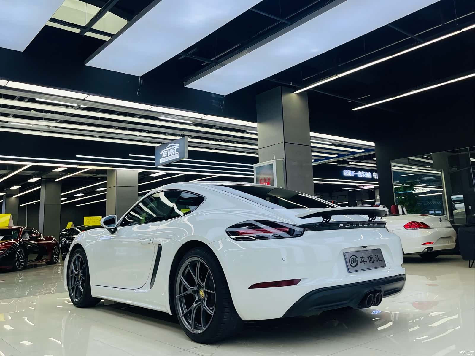 Porsche Cayman, 2022 все фото
