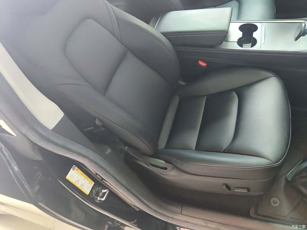 Tesla Model Y, 2022 25