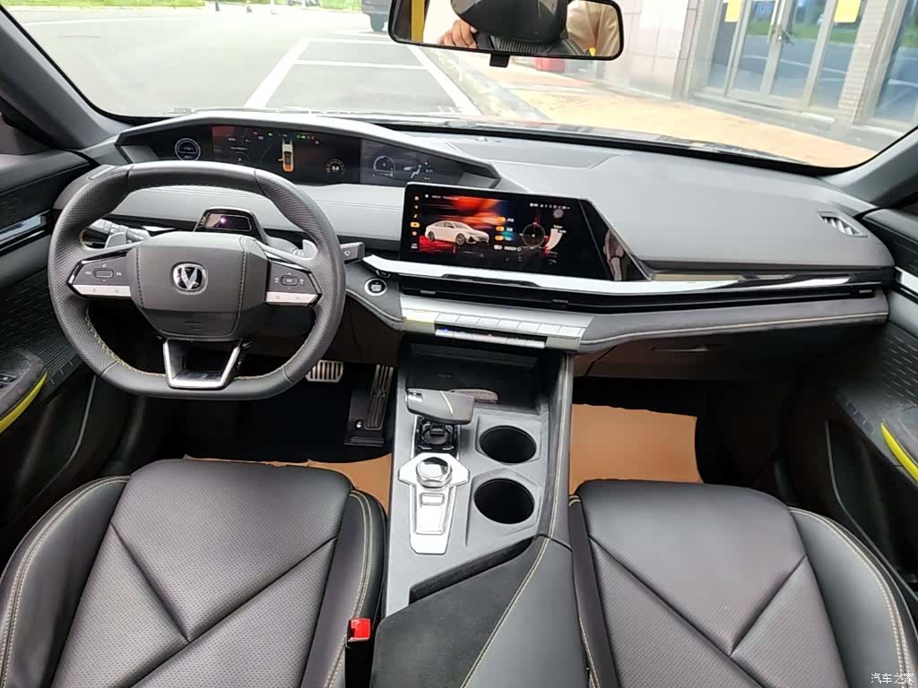 Changan UNI-V, 2022 10